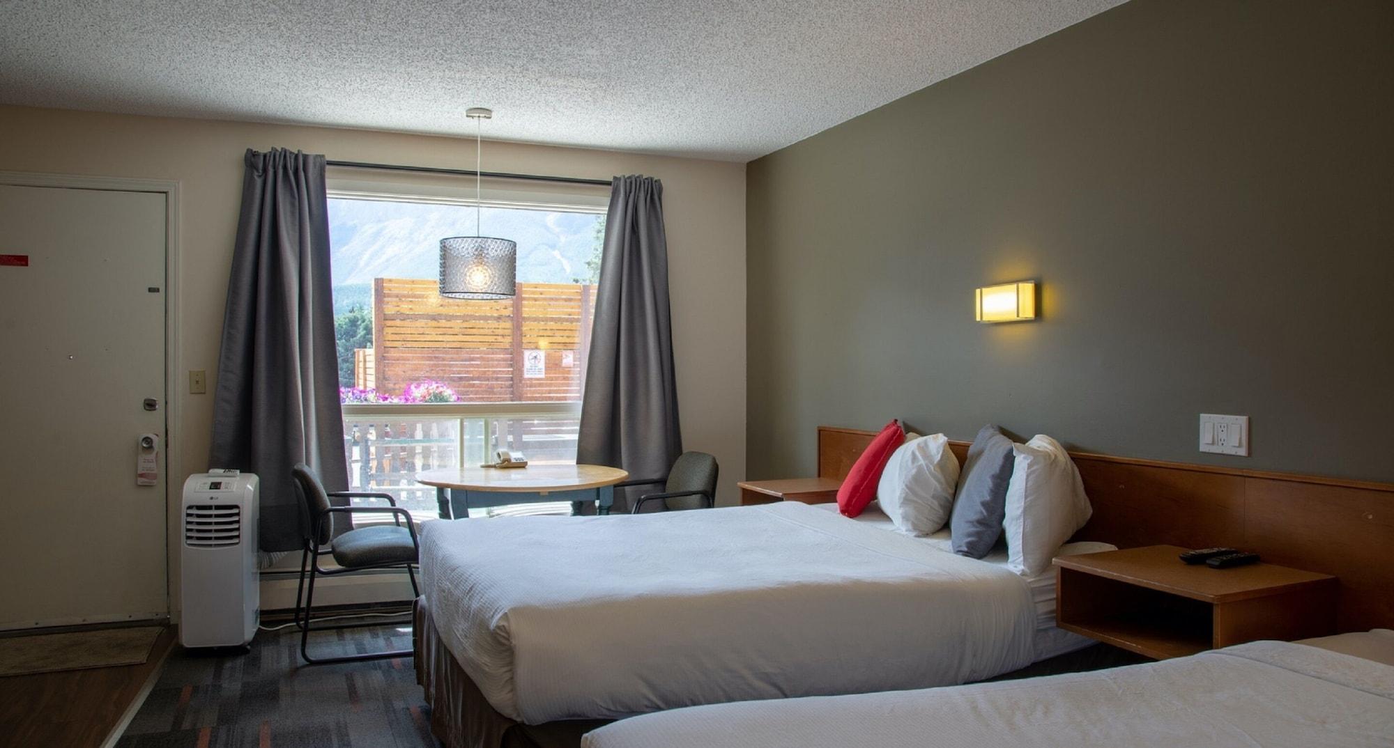 Rundle Mountain Lodge Canmore Dış mekan fotoğraf