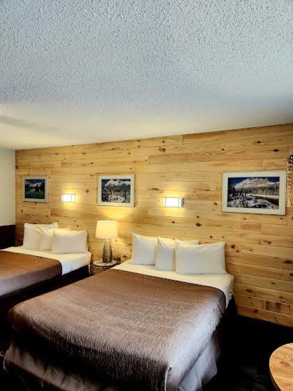 Rundle Mountain Lodge Canmore Dış mekan fotoğraf