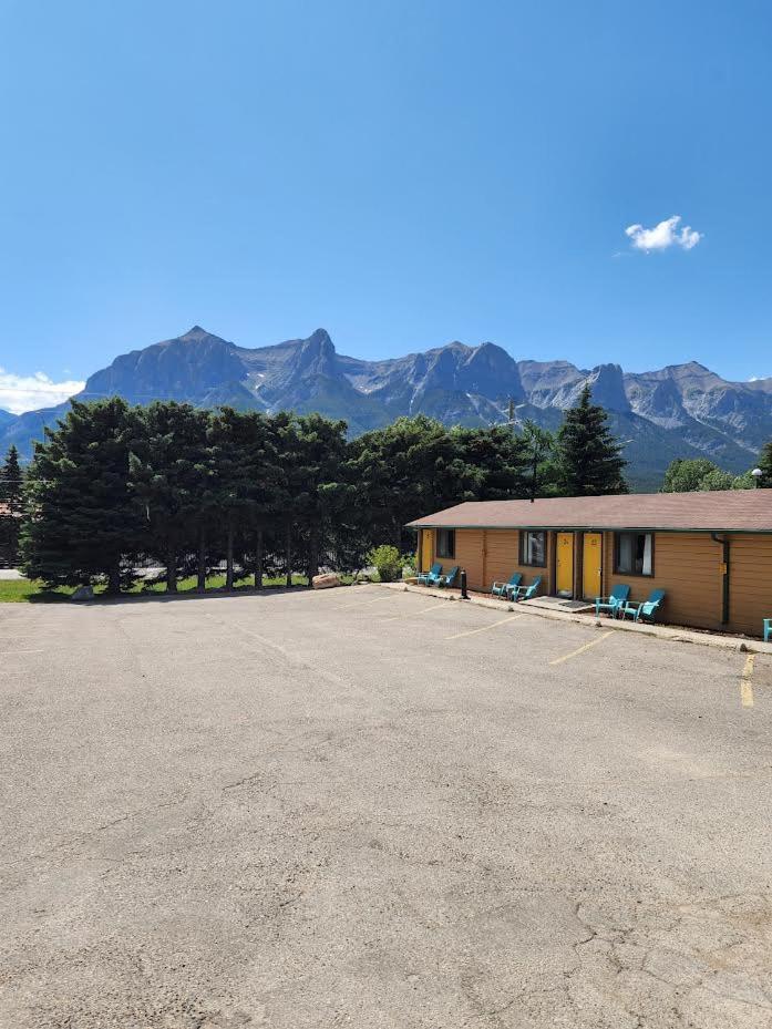Rundle Mountain Lodge Canmore Dış mekan fotoğraf